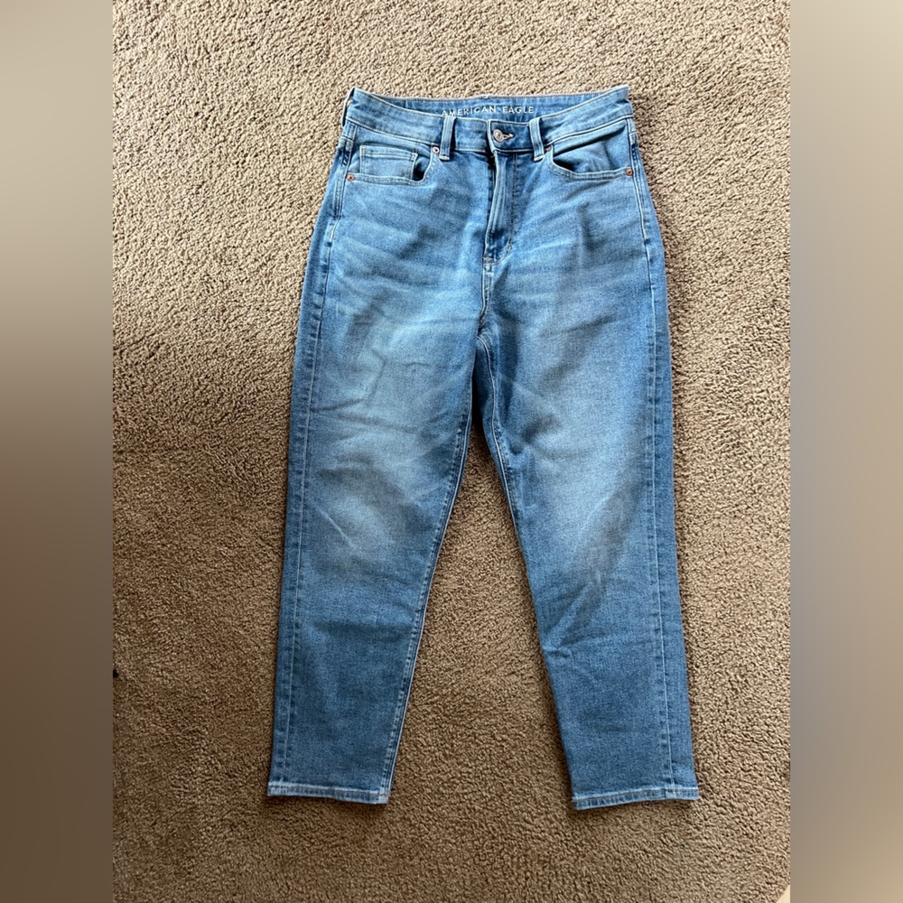American Eagle mom jean